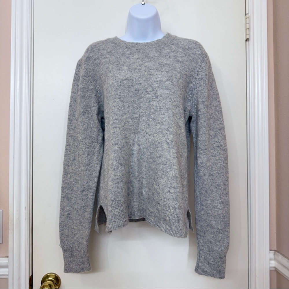 GAP Women's Lambs Wool Sweater, Gray, Crew Neck, Pullover, Size L Petite